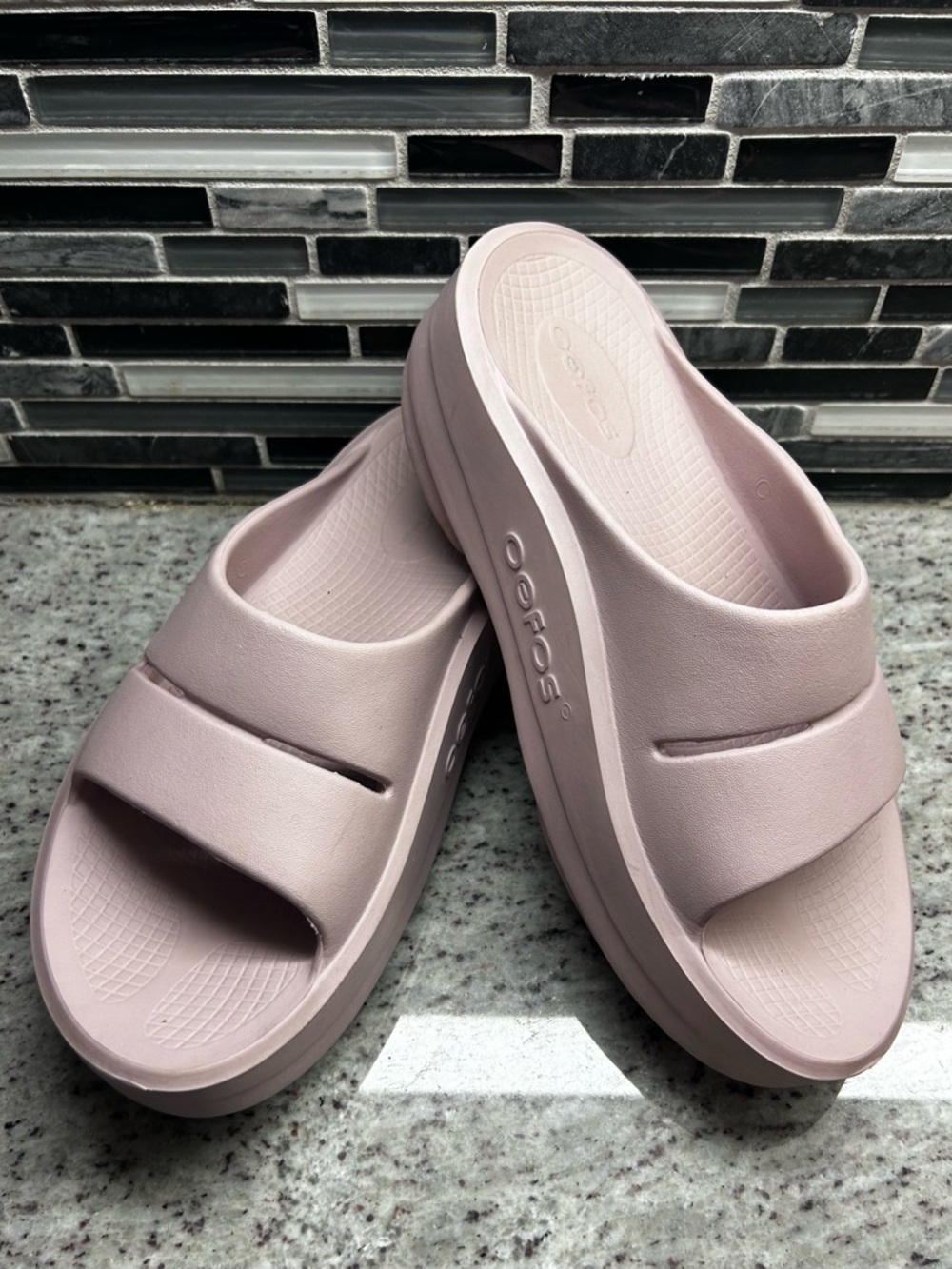 Oofos Women's Light Purple Recovery Slide Sandals - Cushioned Footbed size 8